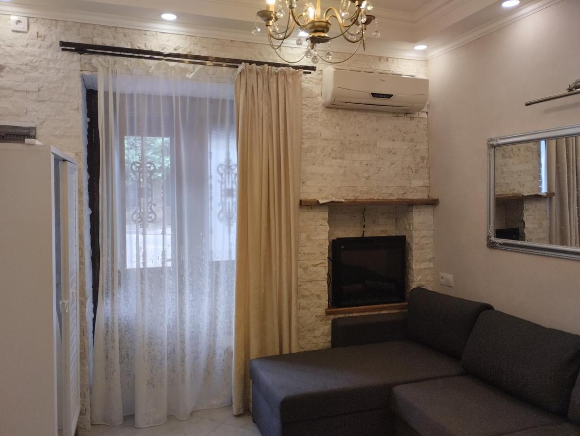 Room In Sololaki Тбилиси Экстерьер фото